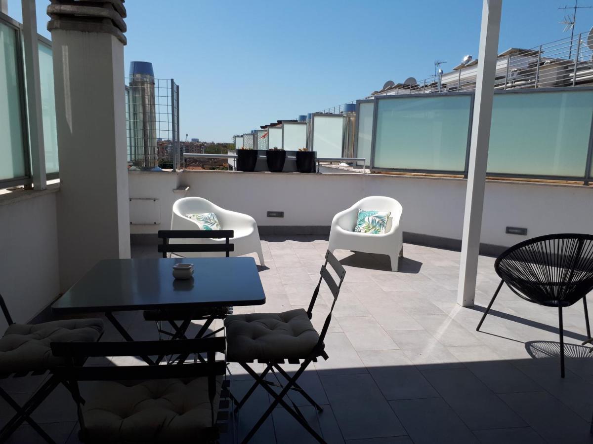 Penthouse 40 In Trastevere With Seasonally Jacuzzi 罗马 外观 照片