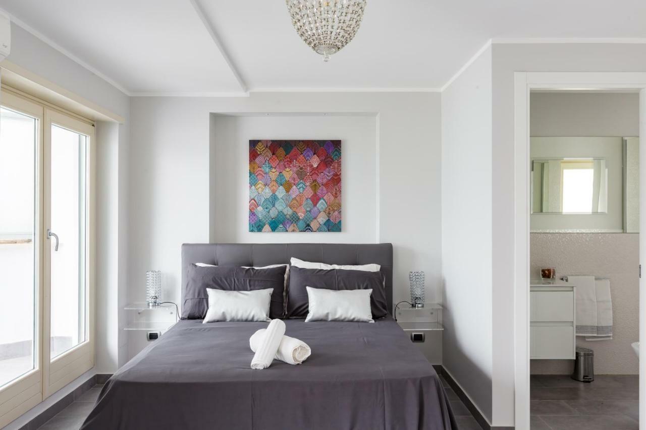 Penthouse 40 In Trastevere With Seasonally Jacuzzi 罗马 外观 照片