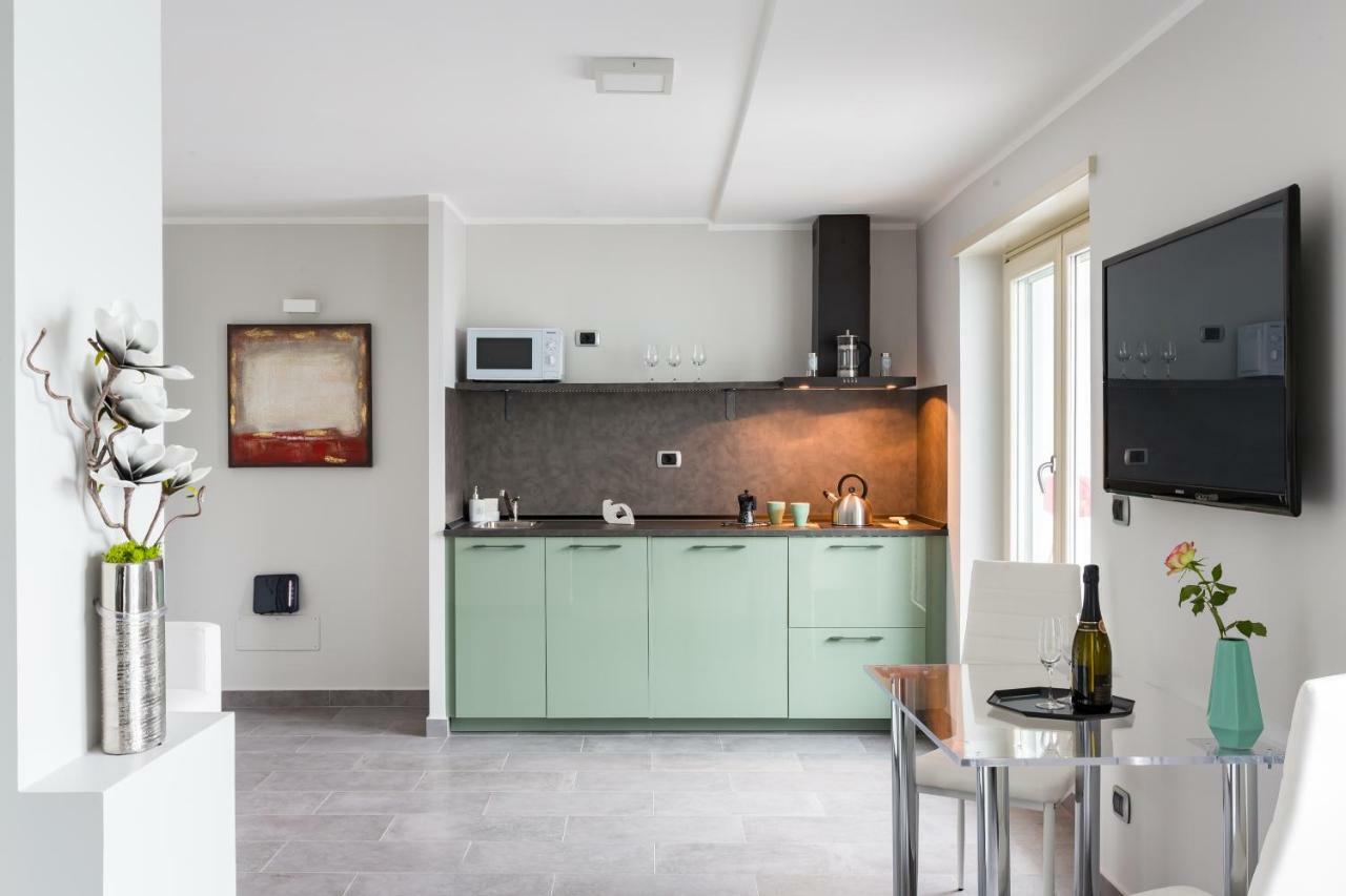 Penthouse 40 In Trastevere With Seasonally Jacuzzi 罗马 外观 照片